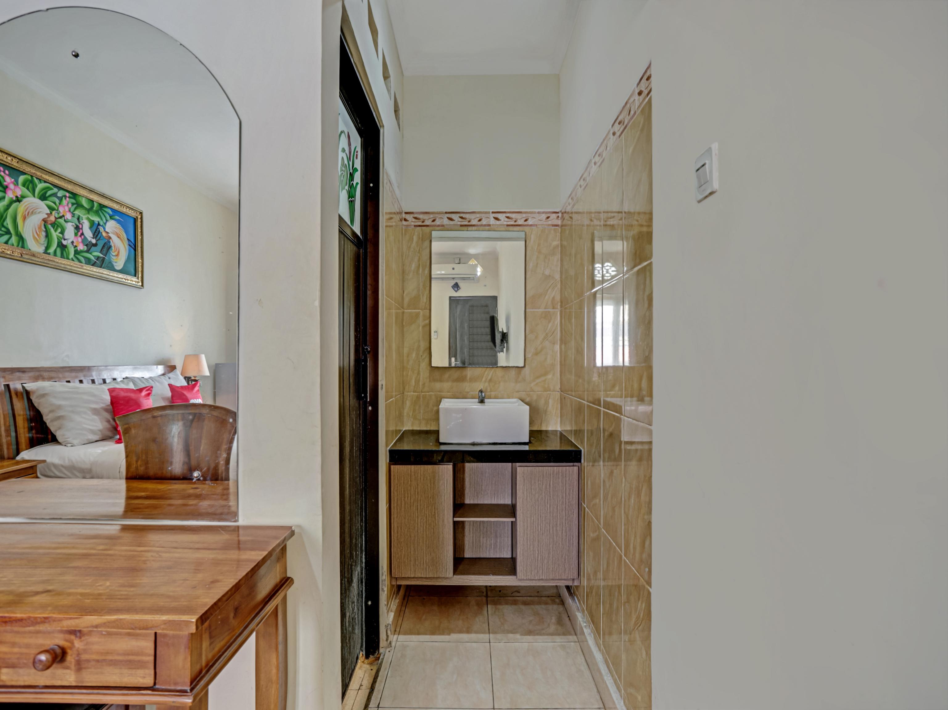 Super Oyo 3904 Kiki Residence Bali Legian Kültér fotó