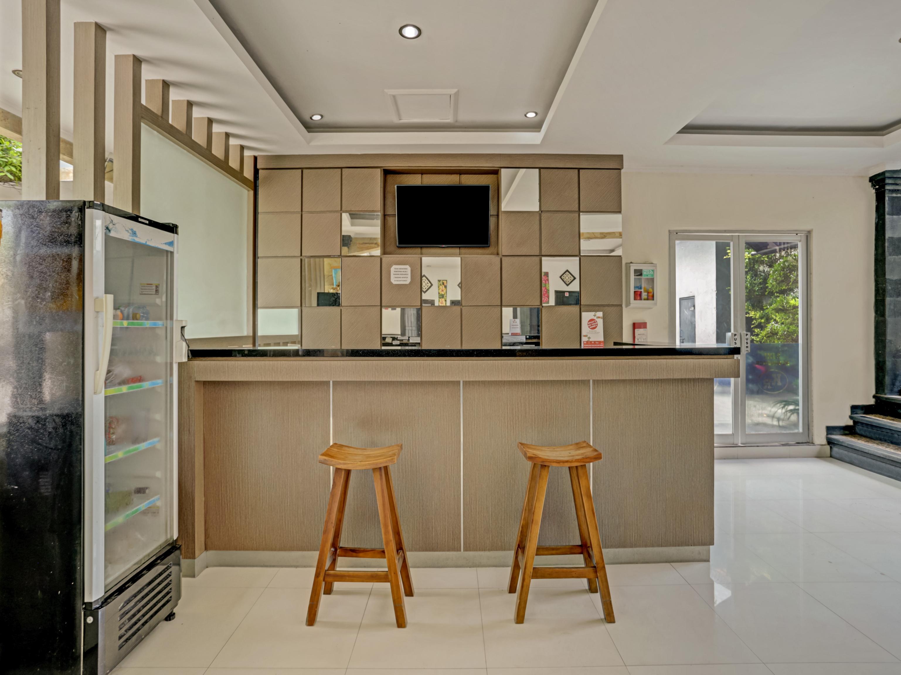 Super Oyo 3904 Kiki Residence Bali Legian Kültér fotó